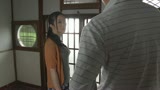 息子の目を盗み密室で美人嫁を寝取る義父の家庭内暴行劇　明菜2