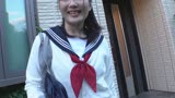 お母さんが帰ってくるまでの1時間「自宅にお邪魔していいですか？」制服着たまま近所まで聞こえるジュボジュボフェラさせて、そのまま玄関で中出しする女子●生実家SEX22