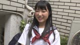 お母さんが帰ってくるまでの1時間「自宅にお邪魔していいですか？」制服着たまま近所まで聞こえるジュボジュボフェラさせて、そのまま玄関で中出しする女子●生実家SEX31