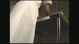 個人収集テープ流出　変態医師パンチラマニア看護婦の白パンストパンチラ映像24