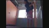 おしっこ我慢の限界　トイレに間に合わず途中で悶絶失態おもらし盗撮20