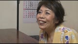 庶民派居酒屋の女将さん 夫の居ぬ間にお店で不倫！ 酔ったらハメる淫らな熟女　野口史恵19