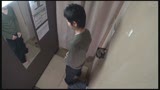 【密室カメラ】｢本当にヤメてください…///｣試着室で人妻/熟女店員に勃起チ●ポを見せると…37